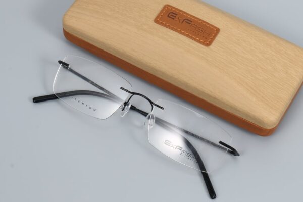 Exfash EF39289T – Gọng Kính Titan Khoan Không Viền